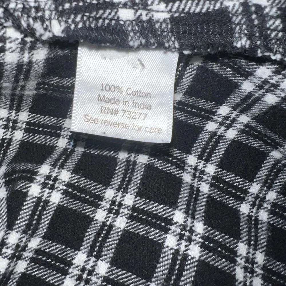 Croft & Barrow Black and White Plaid Flannel Long Sleeve Shirt - Picture 8 of 10